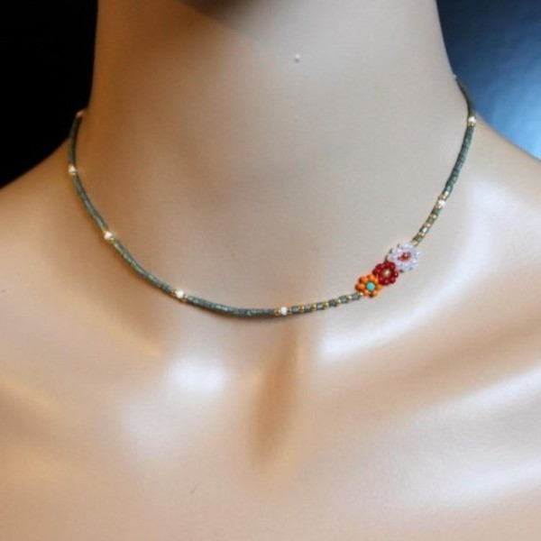 Daisy Beaded Simple And Feminine Flower Choker Necklace
