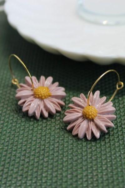Daisy Polymer Clay hoop Earrings / Boho Floral Clay Earrings